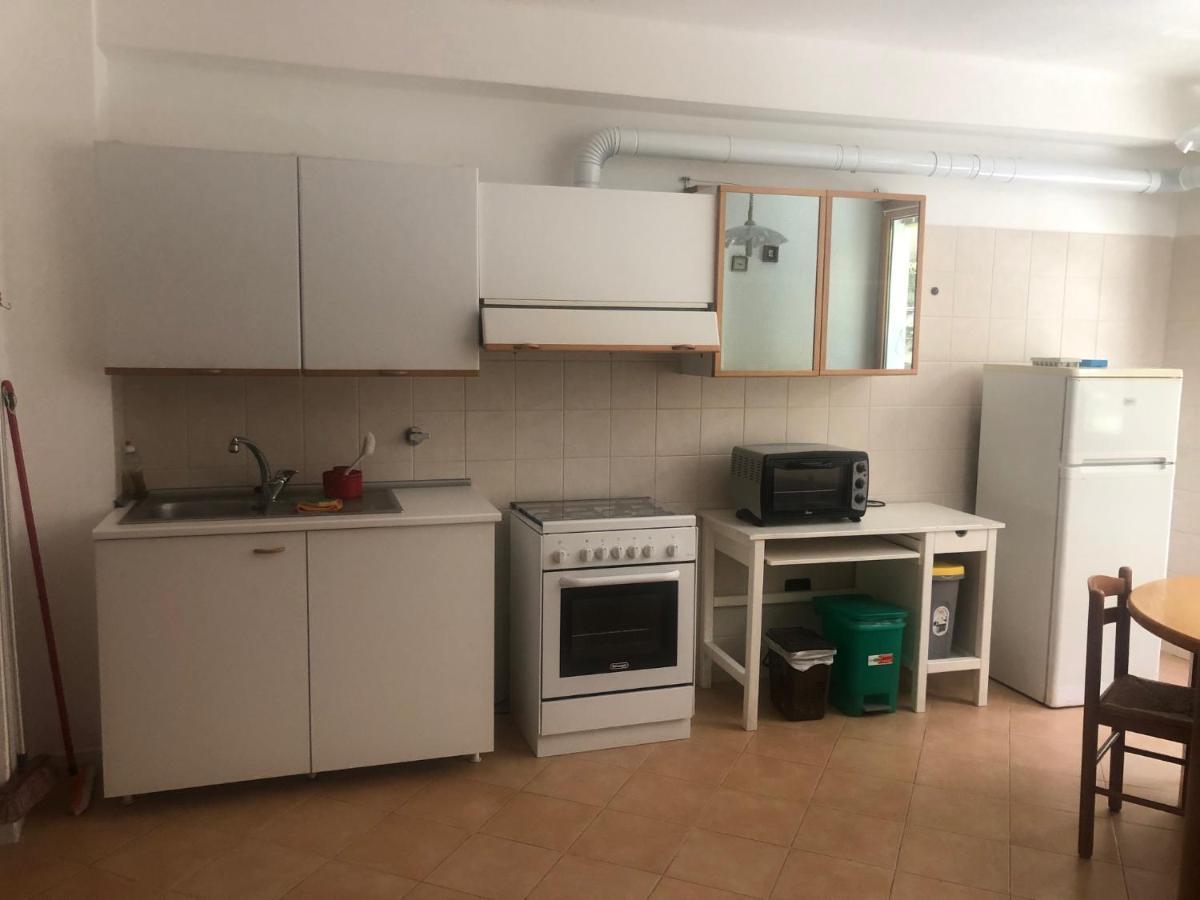 Appartamento Vicino Al Mare Монелья Экстерьер фото